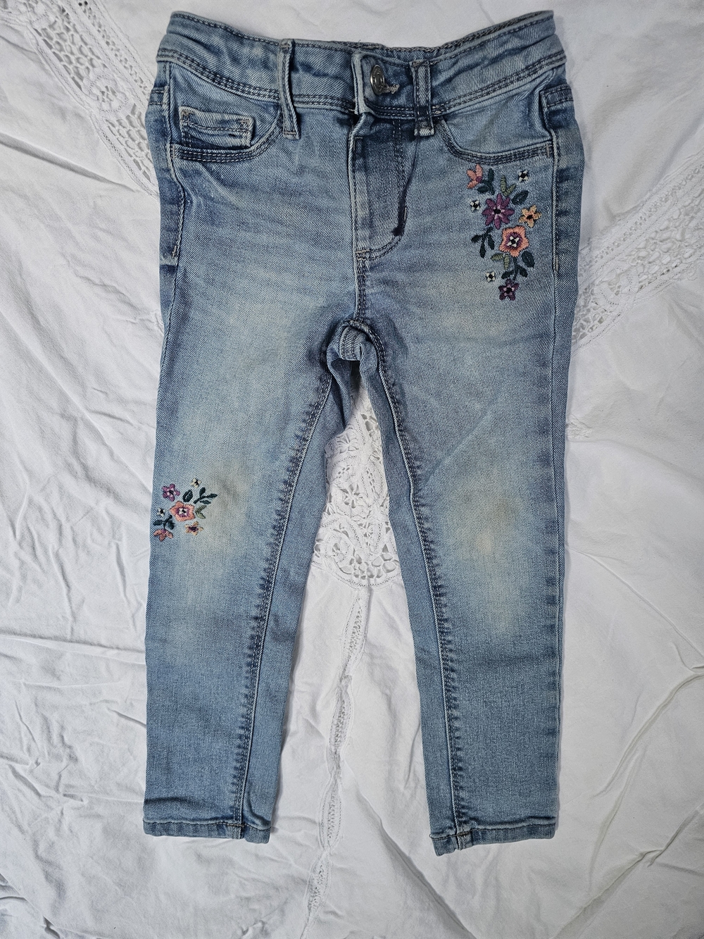 💥BUNDLE 💥Light Blue Embroidered GIRLS Jeans - Floral Detail / 2 PLAIN